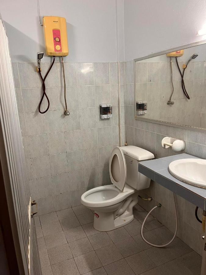 Metro Palace Satun Bagian luar foto
